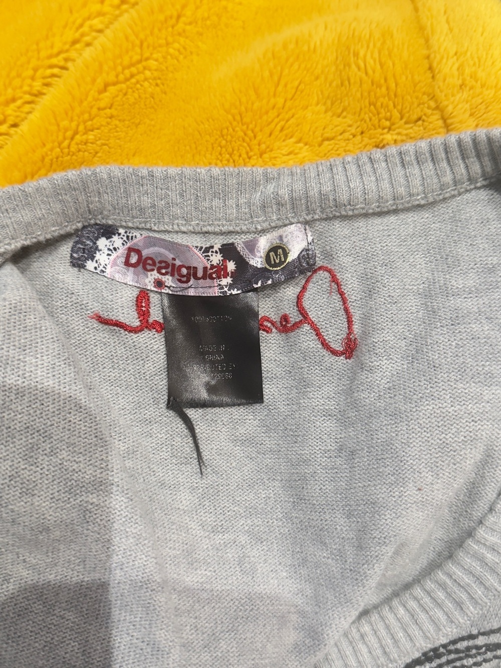 Vintage Desigual Grey Long-Sleeve Graphic Crewneck Sweater - Picture 5 of 7